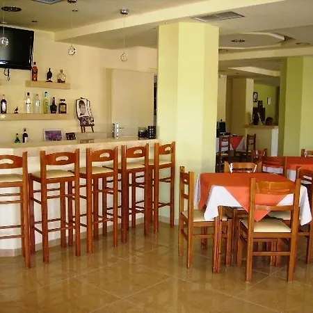Tzevenos Apts 2*